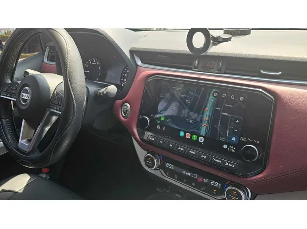 Car image 13