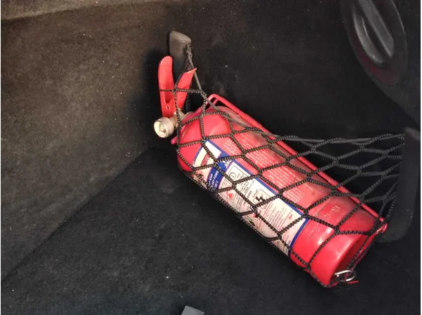 Car image 32