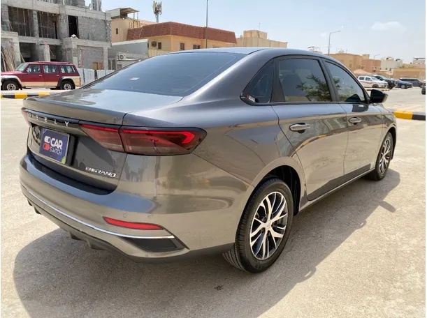 Car image 5