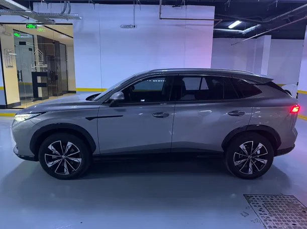 Car image 7