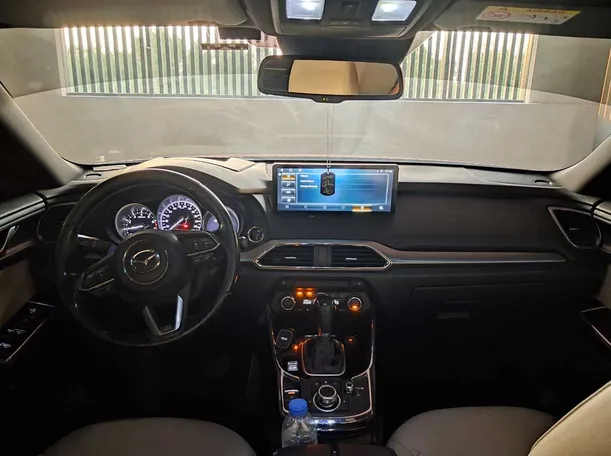 Car image 16