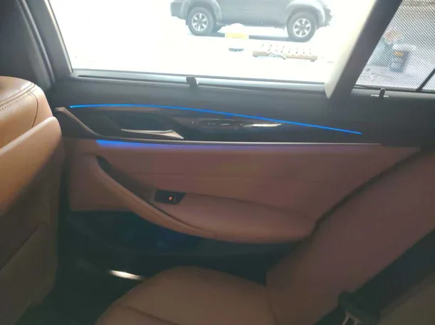 Car image 36