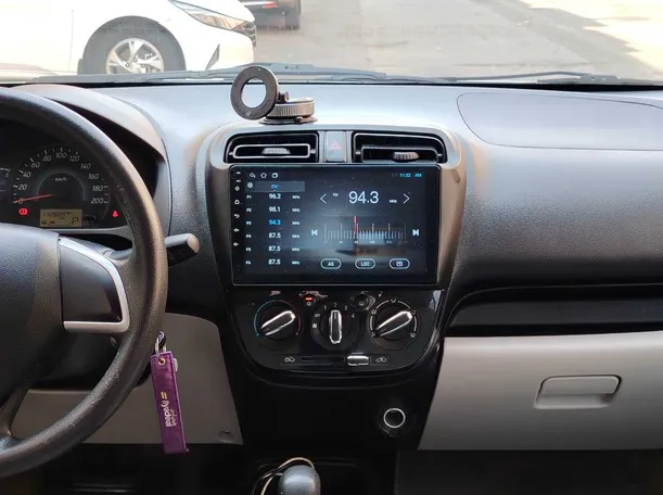 Car image 17
