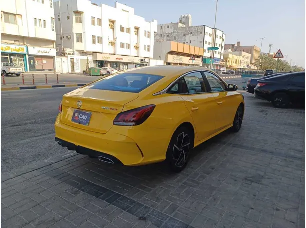 Car image 5