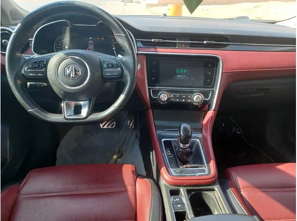Car image 15