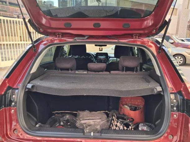 Car image 19