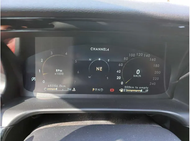 Car image 18