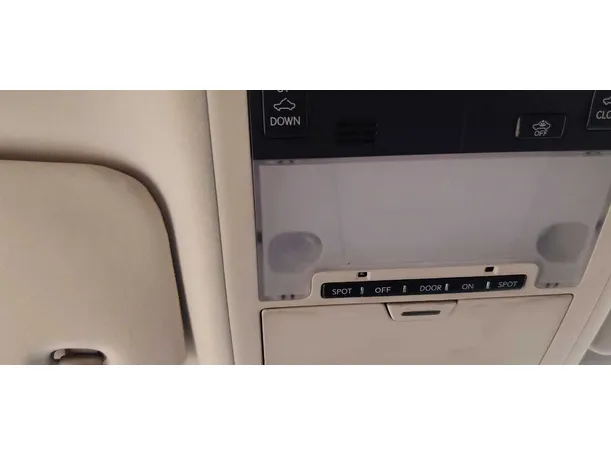 Car image 27