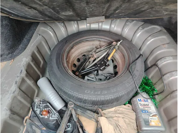 Car image 36