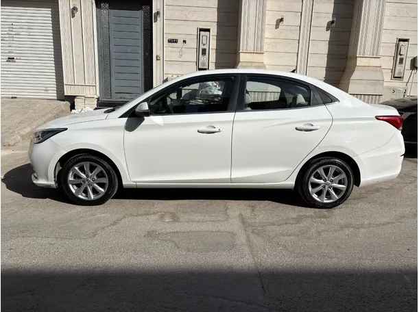 Car image 8