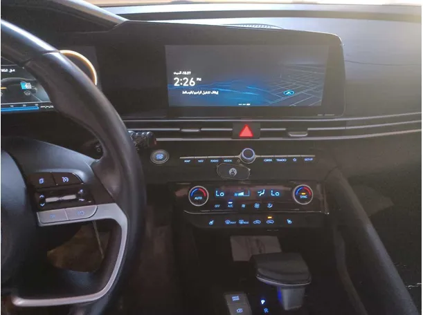 Car image 18