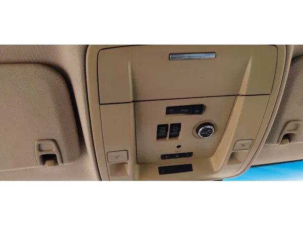 Car image 25