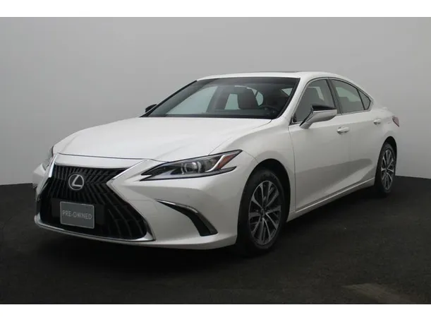 2024 لكزس ES300h في أبوظبي