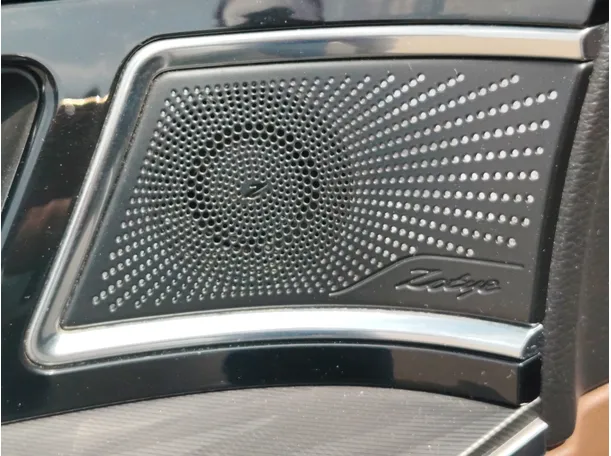 Car image 34