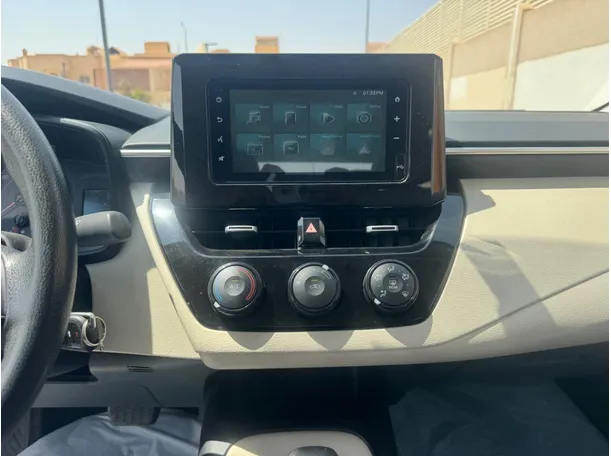 Car image 16