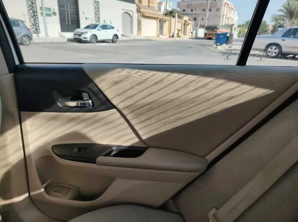 Car image 37