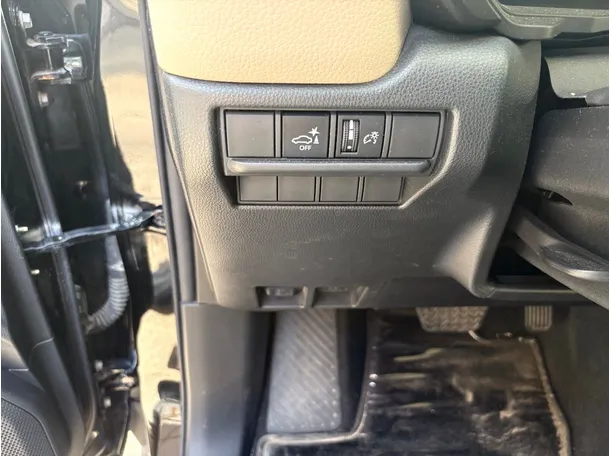 Car image 27