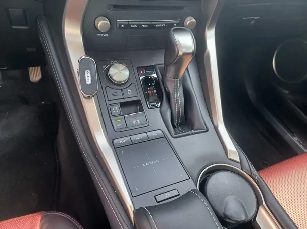 Car image 17