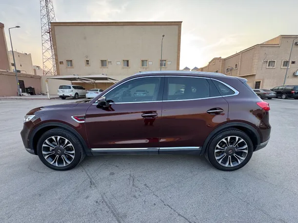 Car image 8