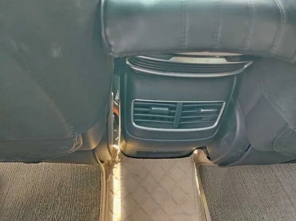 Car image 36