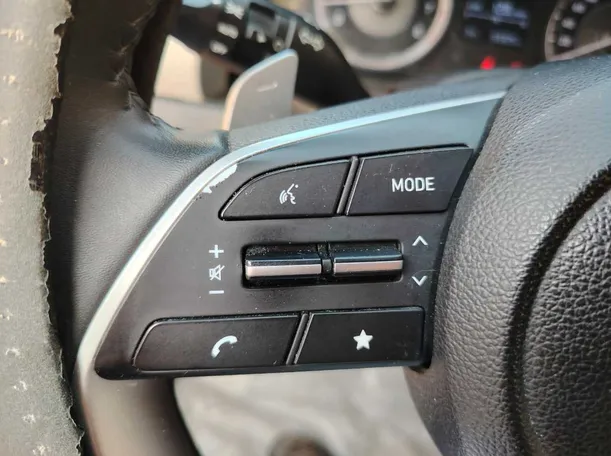 Car image 36