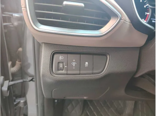 Car image 40