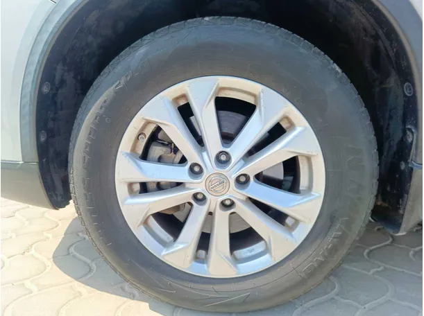 Car image 10