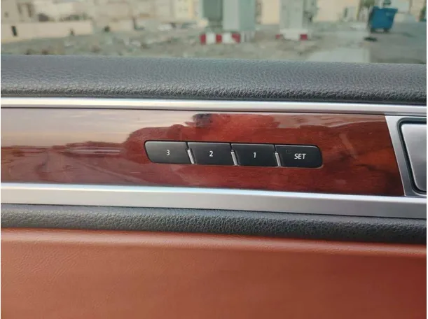 Car image 41