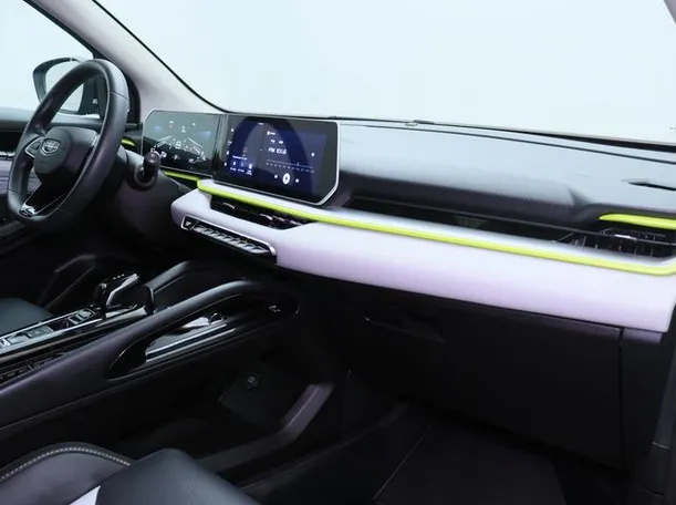 Car image 10