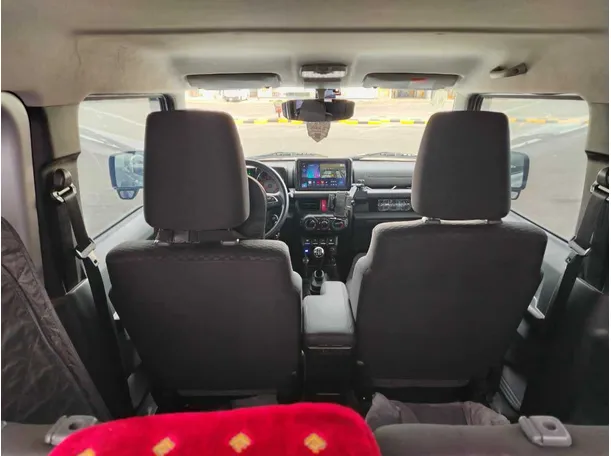 Car image 17