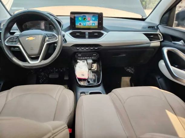Car image 17