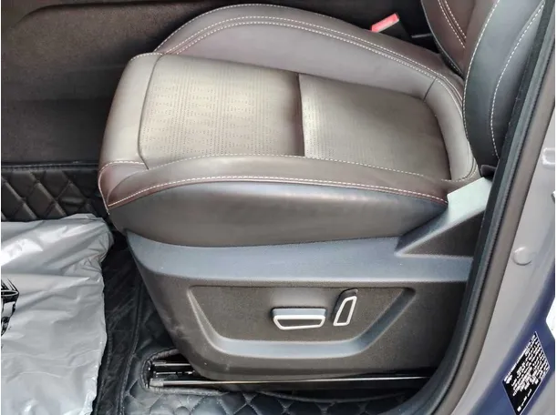 Car image 35