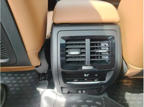 Car image 41