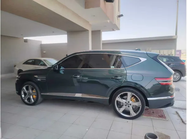 Car image 9