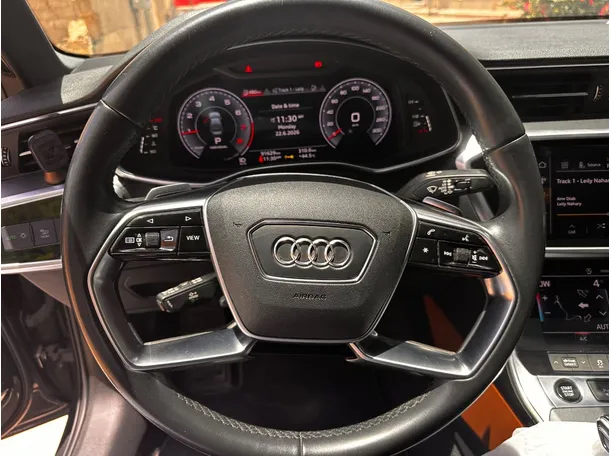 Car image 20