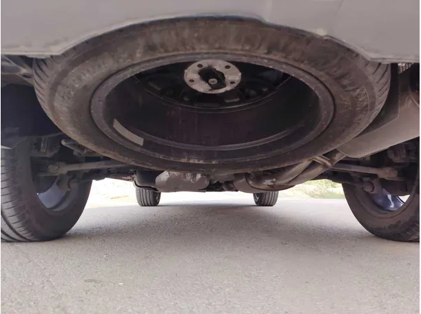 Car image 32