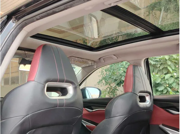 Car image 17