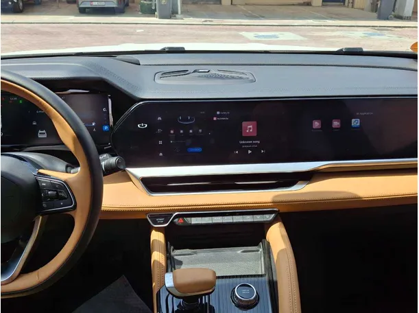 Car image 17