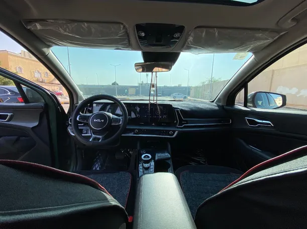 Car image 15