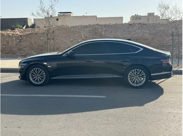 Car image 8