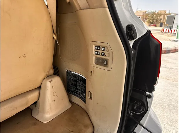 Car image 28