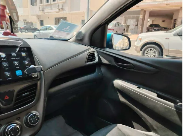 Car image 34