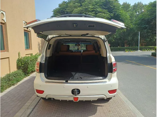 Car image 24