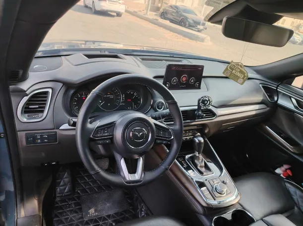 Car image 13