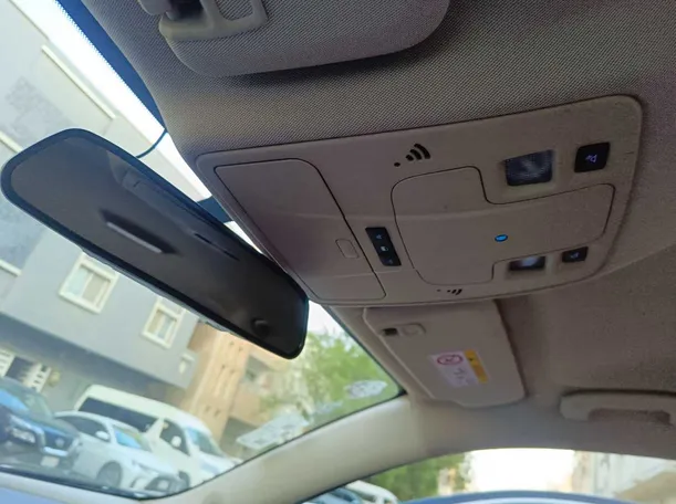 Car image 28