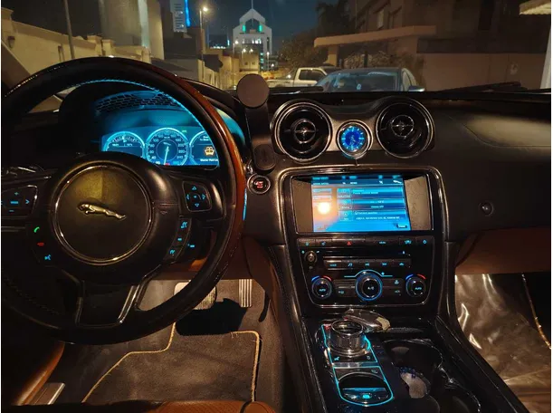 Car image 22