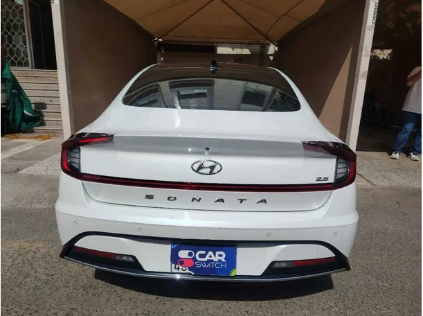 Car image 7