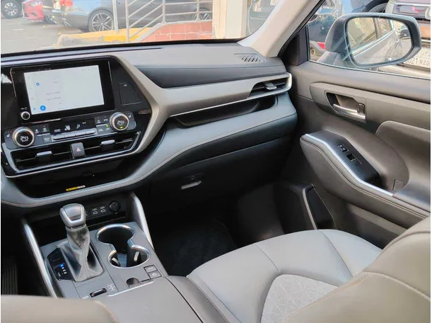 Car image 22