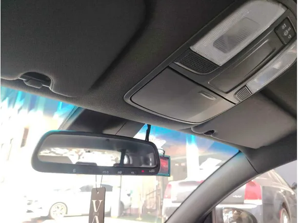 Car image 34