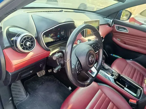 Car image 13
